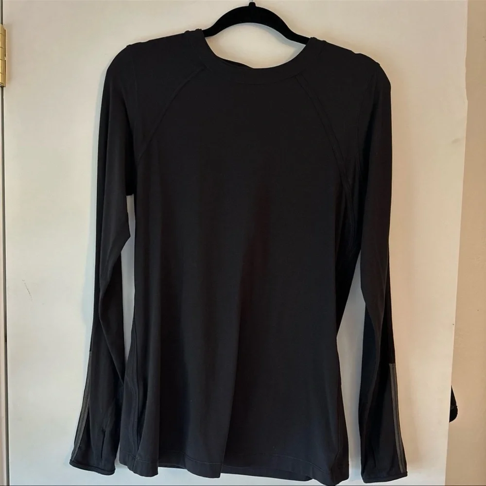 Lululemon black size 12, hiking/athletic long sleeve T-shirt EUC - Picture 1 of 12